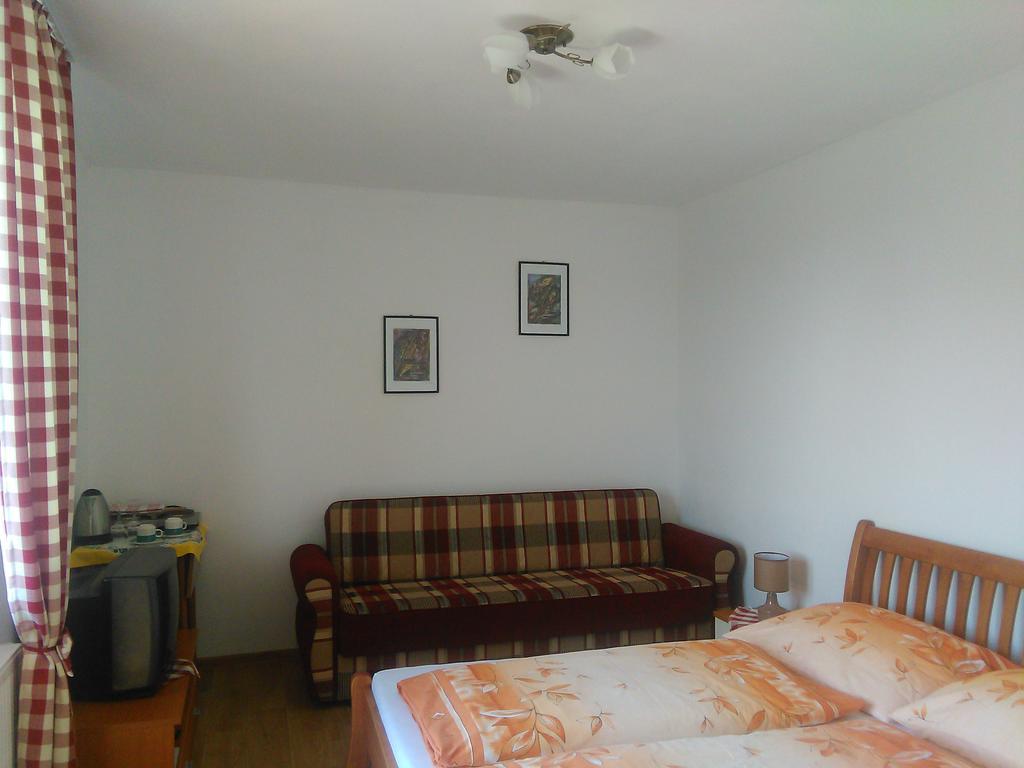 Privát Slavkov Hotel Kisszalók Kültér fotó