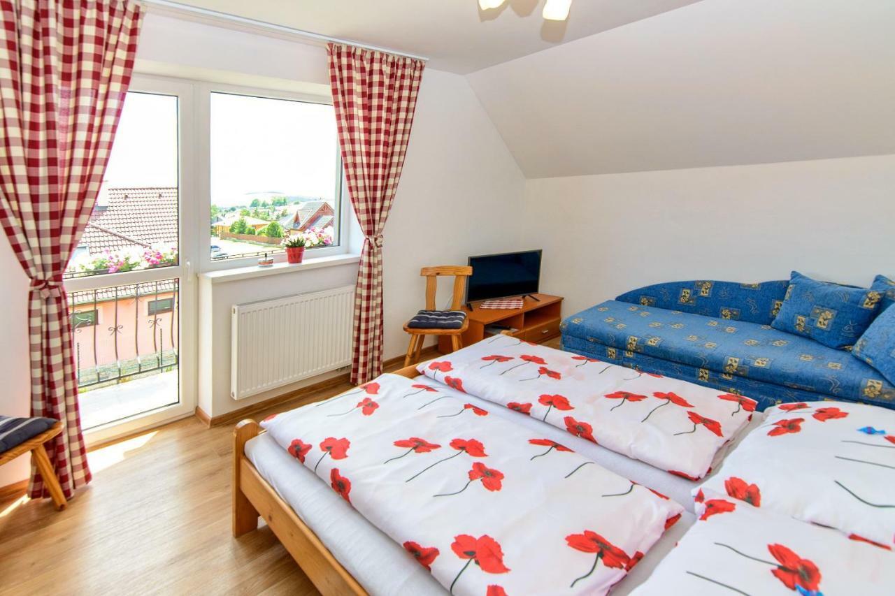 Privát Slavkov Hotel Kisszalók Kültér fotó